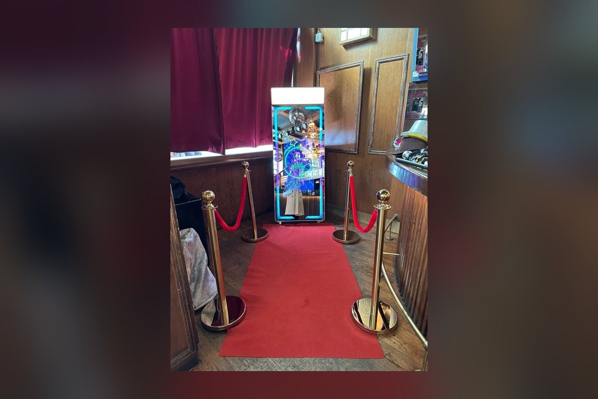 MagicMirror PhotoBooth 65″
